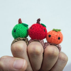 Fruit salad - apple orange tomato knitted amigurumi ring