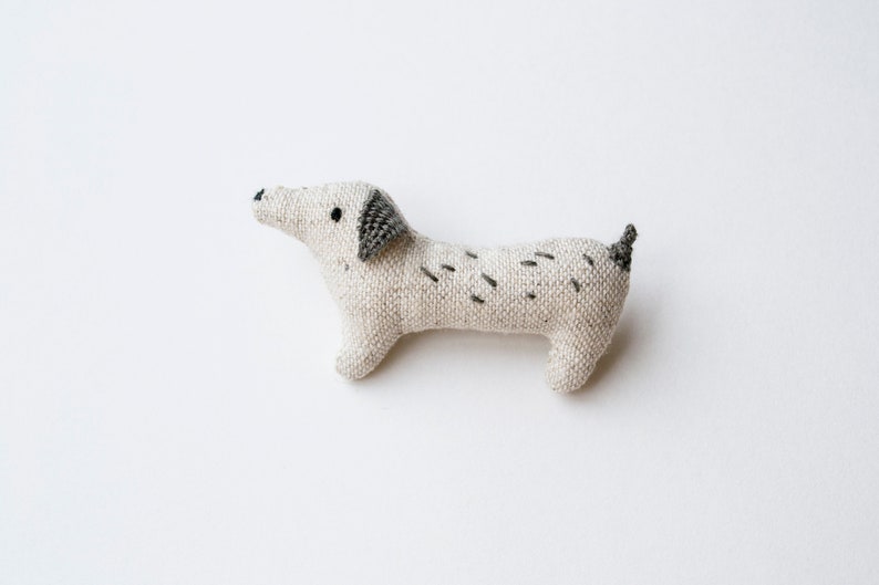 Doggy mini embroidered brooch pin A