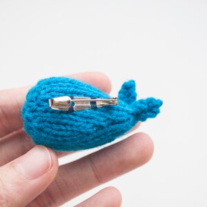 Wee the whale knitted amigurumi brooch image 4