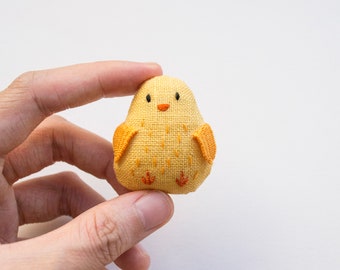 Chick mini embroidered brooch pin - Cheep