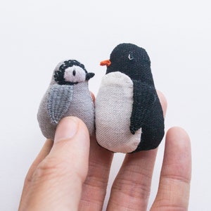 Penguin parent and child mini hand-embroidered brooch pins image 1