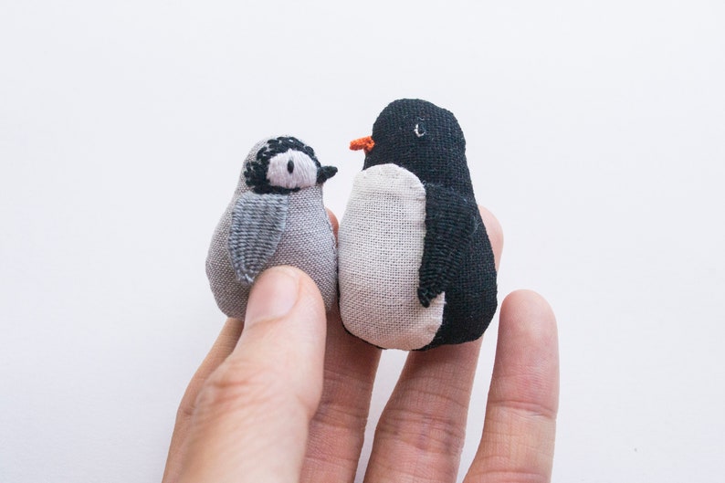 Penguin parent and child mini hand-embroidered brooch pins image 1