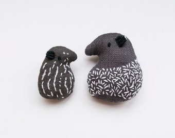Tapir parent and child mini hand-embroidered brooch pins