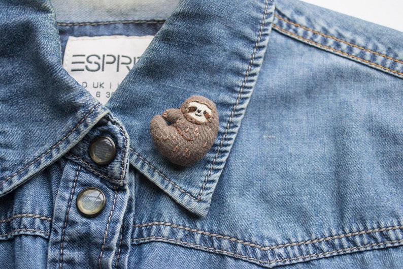 Sloth mini hand-embroidered brooches zdjęcie 7