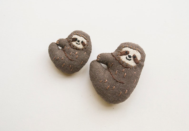 Sloth mini hand-embroidered brooches zdjęcie 6