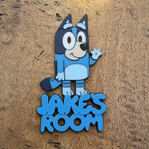 Letrero de puerta personalizado de Bluey - Placa con el nombre de Bluey - Letrero con el nombre de Bluey - Dormitorio de Bluey - Arte de pared de Bluey - Regalo de Bluey - Letrero de puerta personalizado de Bluey