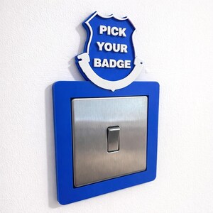 Cornice personalizzata per interruttore della luce con la tua squadra di calcio, decorazione per la cameretta dei bambini, decorazione per la camera da letto a tema calcistico, copriinterruttore personalizzato, stampato in 3D nel Regno Unito.