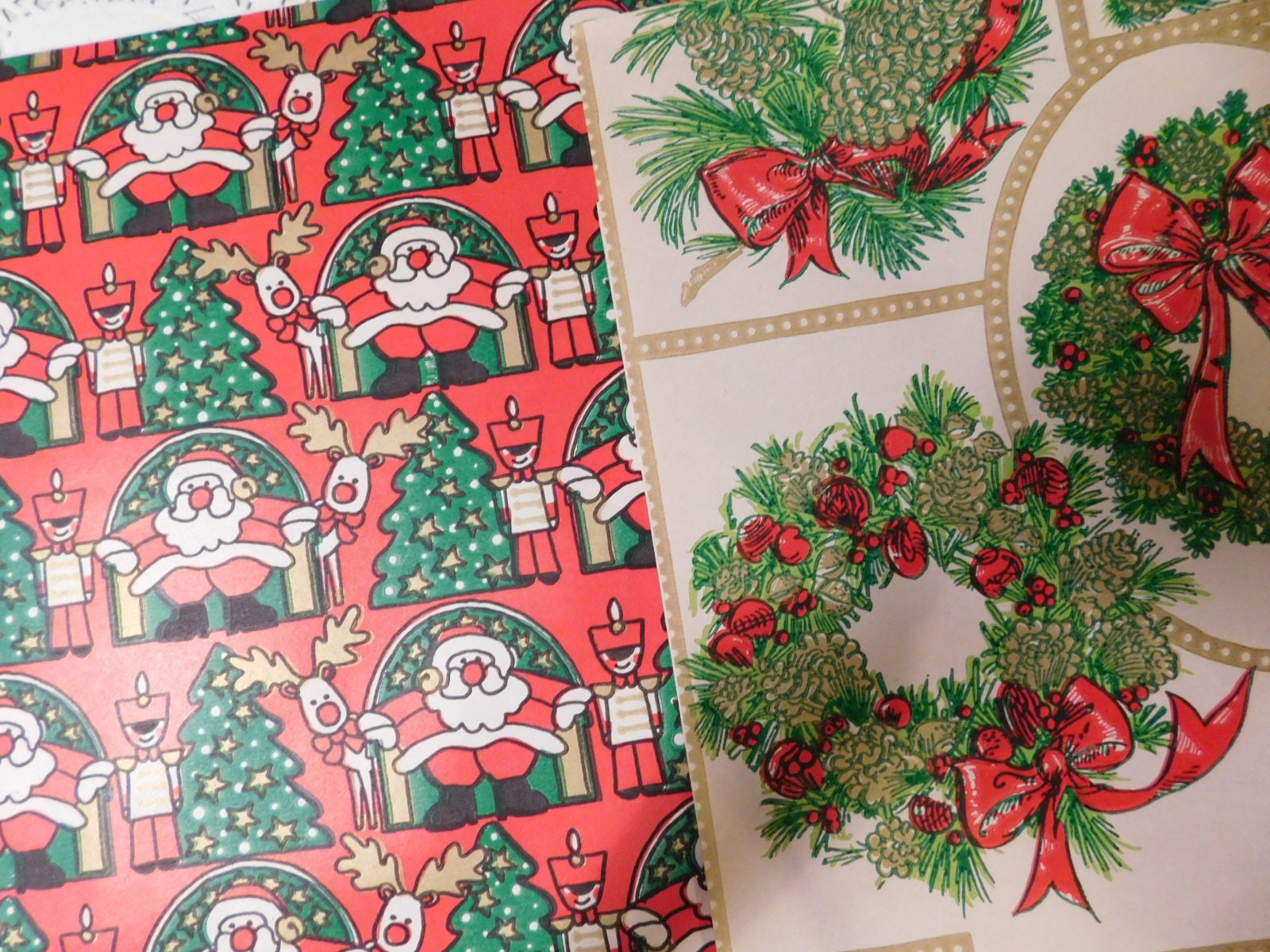 ICE SKATING...... HOLLY SANTA Vintage XMAS WRAPPING PAPER x 10 Sheets