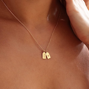 Collar con etiqueta de barra con inicial grabada, collar con etiqueta pequeña con nombre, collar con nombre de oro, colgante con letra, regalo personalizado, collar de la amistad
