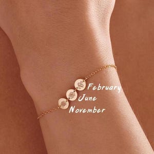 Gegraveerde armband met geboortebloem, gecombineerde armband met geboortebloem, armband met kleine bloem, aangepaste armband, familieboeket, Moederdagcadeau