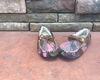 Vintage slip on camouflage reto forest floral leaf design moccasins size 8