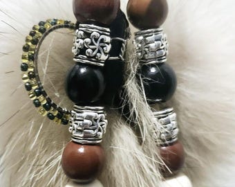 Llavero de piel de zorro con auténtica piedra de ojo de tigre y atrapasueños de las Primeras Naciones