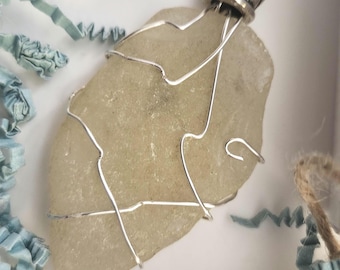 Collar de cristal marino envuelto en plata inspirado en los años 70 - Océano Pacífico Norte