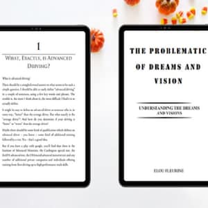 Op de afbeelding: Twee digitale tablets, een met een witte achtergrond en de tekst "What, exactly, is advanced driving?" en de andere met een zwarte achtergrond en de tekst "The problematic of dreams and vision. Understanding the dreams and visions. ELOU FLEURINE."