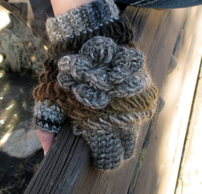 Half-Finger Fingerless Gloves/ Steampunk Style/ Only one left. image 7