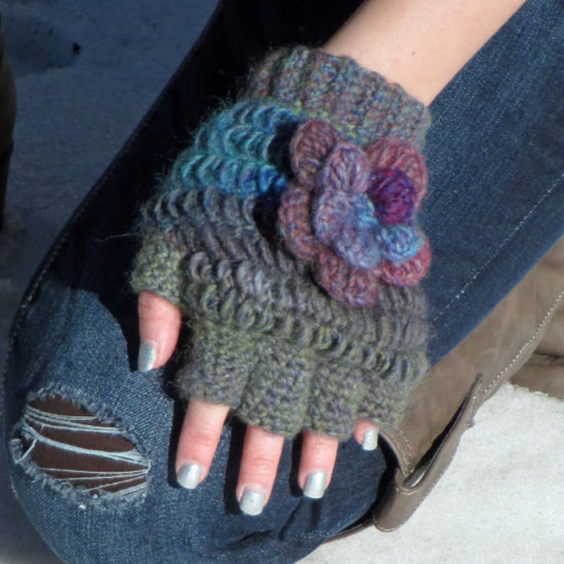 Half-Finger Fingerless Gloves/ Steampunk Style/ Only one left. image 3