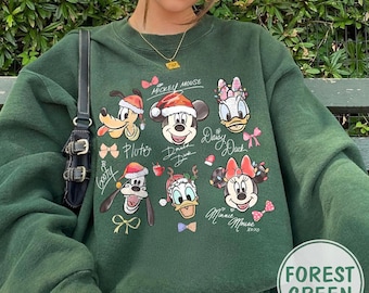 Bluza z nadrukiem retro Myszki Miki i Przyjaciele z podpisami świątecznymi, koszulka Myszki Miki z okazji bardzo wesołej imprezy 2026, pasujące koszulki rodzinne, świąteczna koszulka Disney Group