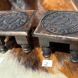 Triquetra Small Altar Table 6x6x4.5 inches Small Wiccan Pagan Ritual Table – Carved Wood Celtic Symbol Altar Stand