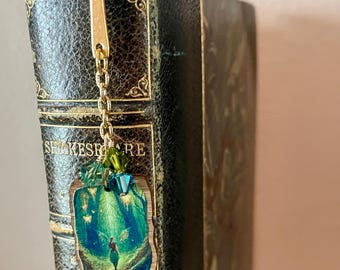 Gold Fairy Charm Bookmark with Swarovski Crystals – Whimsical Hook Bookmark for Readers and Dreamers
