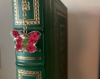 Gold Butterfly Bookmark with Pressed Flowers – Botanical Hook Bookmark for Book Lovers