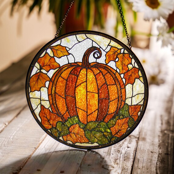 秋の装飾に使えるカボチャのステンドグラスの窓飾り、カボチャの秋の