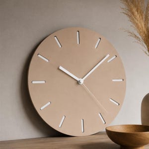Moderne Wanduhr in Erdtönen LINEA NOVA – Lautlose Designer Uhr für ruhige Wohnräume im Japandi Stil bild 4