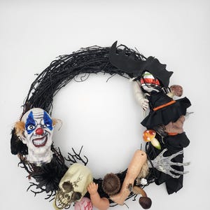 Creepin&#39; It Real wreath, 20 inches