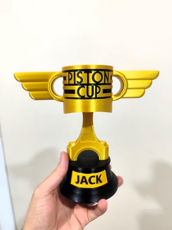 パーソナライズされたピストンカップトロフィー：カーズ映画に