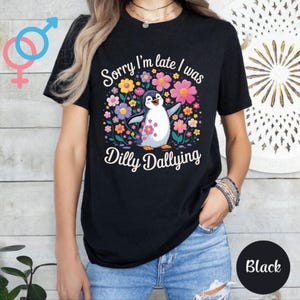 Przepraszam za spóźnienie. Byłem obijającym się gęsim t-shirtem, kwiatowym gęsim t-shirtem, sarkastycznym retro t-shirtem, zabawnym t-shirtem dla mamy, boho kwiatowym, dziewczęcym t-shirtem