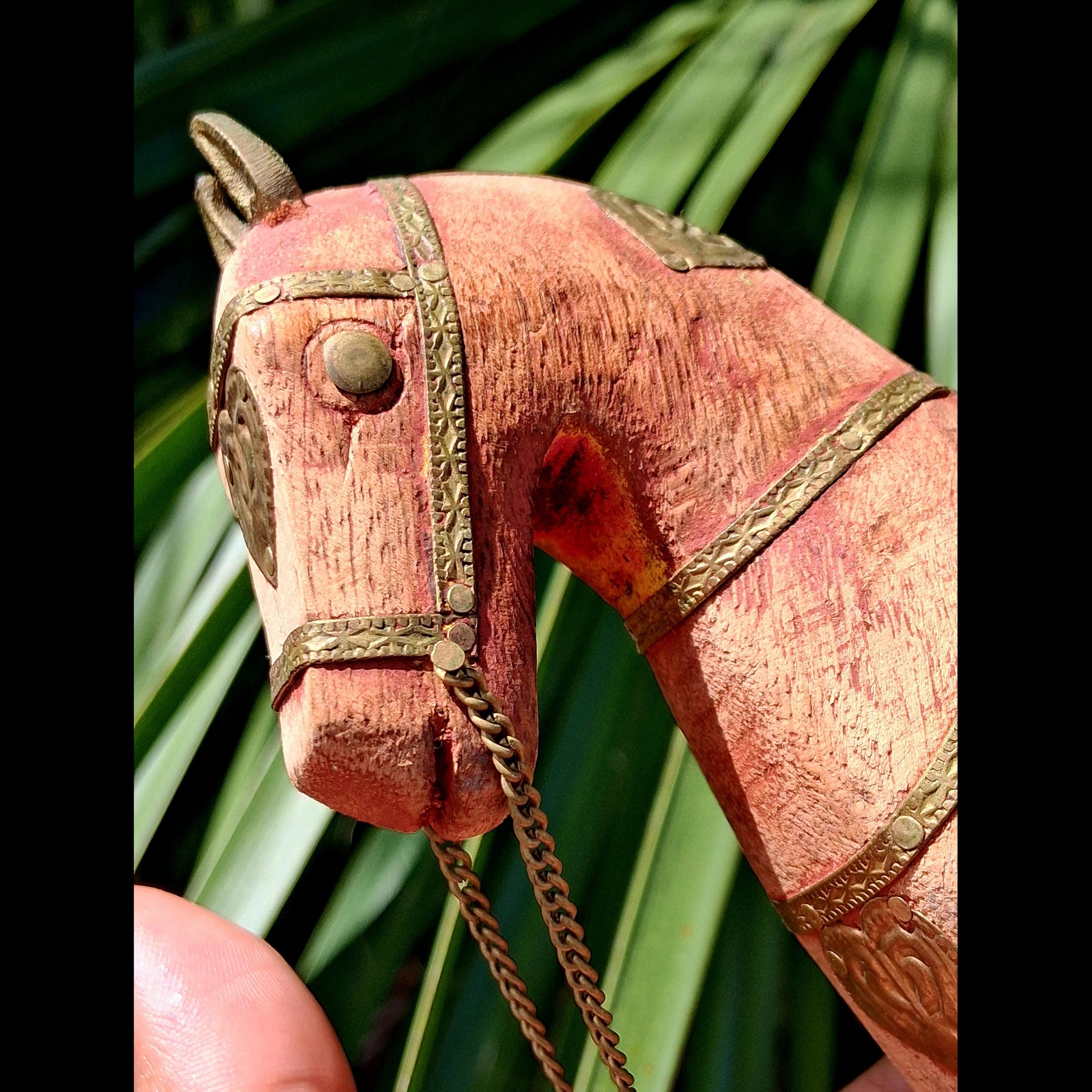 インドの木製ロッキングホース手彫りのフィギュアホームデコレーション