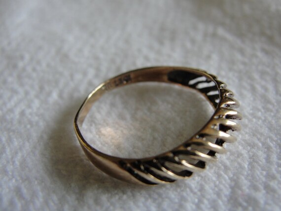 Simple rose gold 10k ring size 5.5