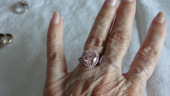 Beautiful pink moistenite and sterling silver rin… - image 2