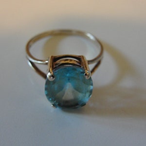 vintage 10k yellow gold 1.2mmX.8mm antique blue topaz stone