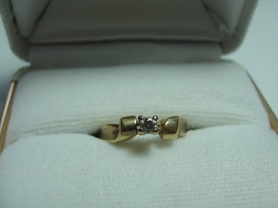 Antique 10k yellow gold diamond ring..wedding, en… - image 1