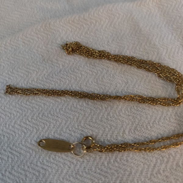 Vintage Whiting and Davis chain 23" in length.