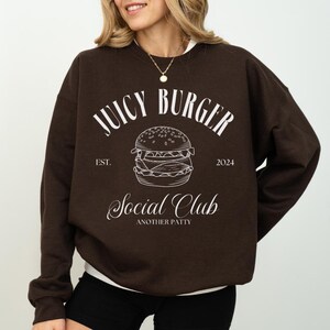Vintage Burger Sweatshirt • Home Cooking Gift Shirt • Plus Sizing Available • BBQ Party Gift • Oversized Sweat • Foodie Gift for Her