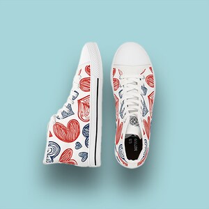 High-Top Canvas Sneakers for Women Trendy Heart Shape Pattern Comfortable lace-up canvas shoes Everyday wear Perfect gift for sneaker lovers