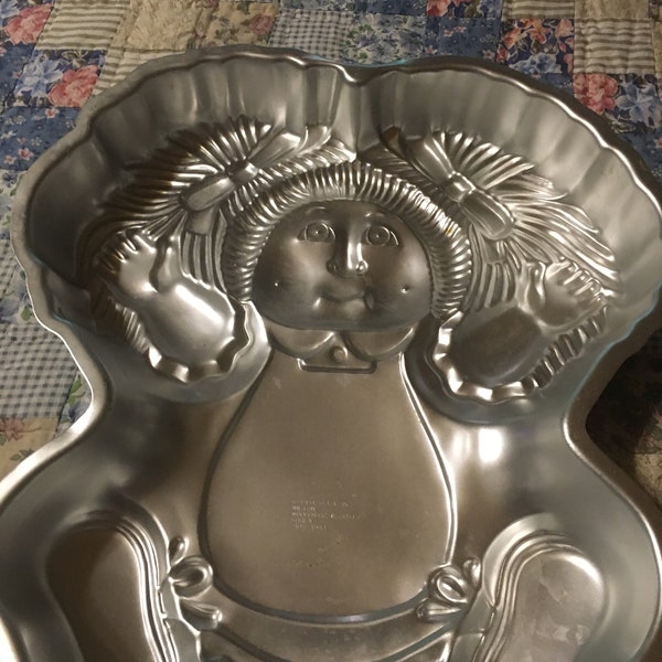 Vintage cabbage patch doll cake pan Wilton 1981