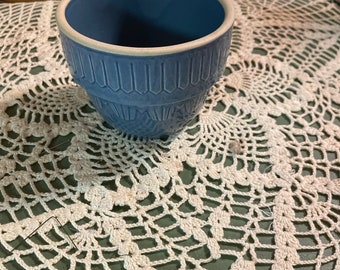 Vintage American Central ceramic bowl, blue 4 3/4 inch across