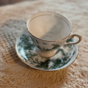Vintage Tuscan Fine English Bone China Made In England Green and White Transferware Tea Cup and saucer
