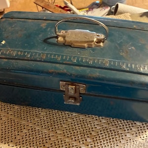 Vintage Metal Tacklebox - Etsy Vintage Metal Tacklebox - Etsy
