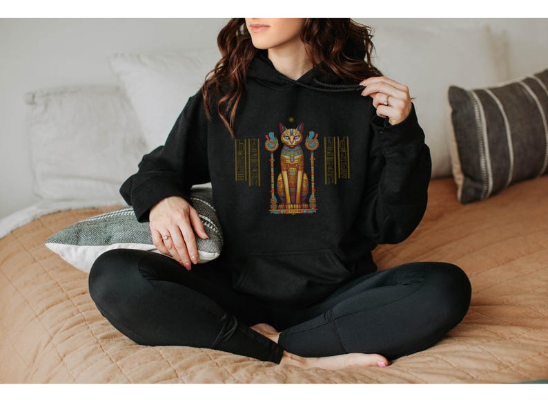 Ägyptische Katze Hoodie, altes Ägypten Sweatshirt, Gildan 18500, Katzenliebhaber Geschenk, spirituelle Kleidung, New Age Mode, Hieroglyphen, Ägyptologe Bild 2