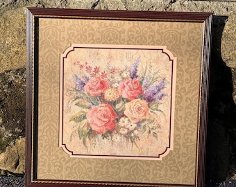 Cuadro floral enmarcado con estampado de rosas vintage / Ramo romántico estilo cottagecore / Decoración shabby chic grandmillennial