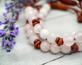 Pulsera de cuarzo rosa, cuero marrón / Joyería de piedra preciosa rosa / Ajustable Regalo para hombres o mujeres