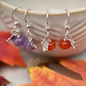 Mini-edelsteen pompoen sterlingzilveren oorbellen - kies oranje carneool of paarse amethist - herfst herfst Halloween-sieraden
