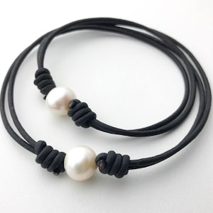 Black Leather and Pearl Anklet or Bracelet. White Freshwater Pearl and Black Leather. Unisex Beach Jewelry