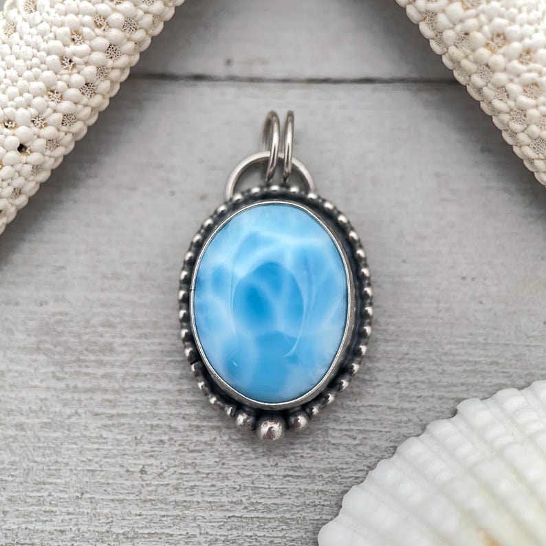 Colgante de larimar y plata de ley 925 maciza. Joyería con auténtica piedra larimar azul dominicana AAA. imagen 7