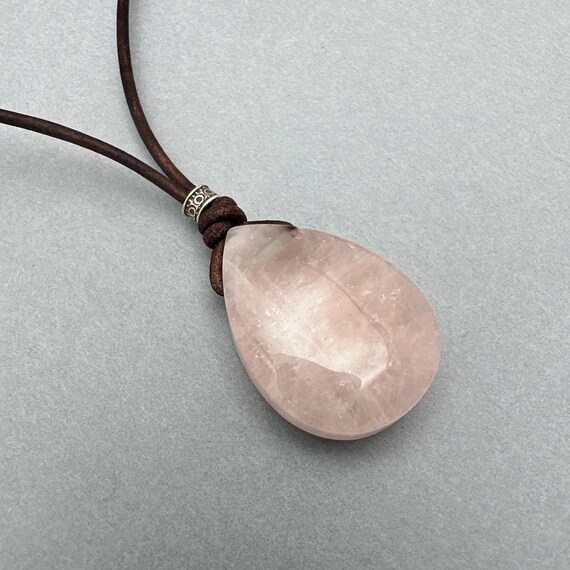 Rose quartz leather necklace discount