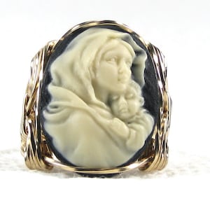 Anillo con camafeo de la Madre María y el Niño Jesús en oro de 14 quilates, joyería personalizada