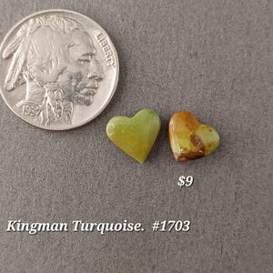 Para oryginalnych kaboszonów Kingman Turquoise Heart Cabochon. Ręcznie robione. Podklejone, stabilizowane #1703